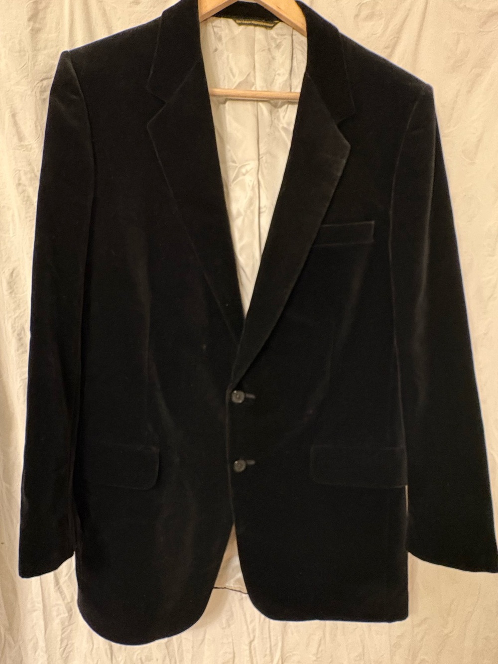 Neiman Marcus black velvet jacket. Size 40X32